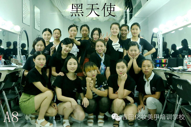 学化妆是不错的选择，怎样学化妆？青春纪念册—龙想
