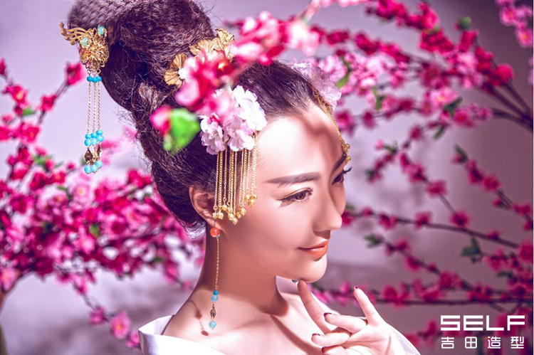 化妆培训要多少钱？吉田化妆造型艺术学校欢迎您免费试听，温州吉田造型，2个月化妆全科班学员毕业作品——【国色天香】开启网络投票！