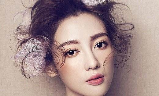 轻松一招教你怎样解决皮肤水分流失问题！