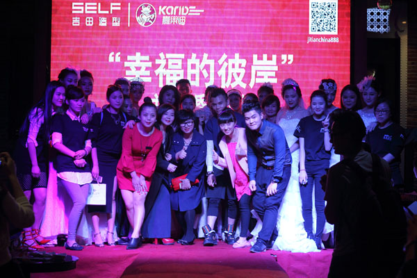 “幸福的彼岸”主题婚纱秀??吉田造型2个月化妆全科晚班学员毕业作品走秀