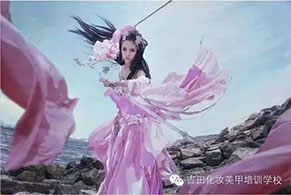 化妆盘头学校首选吉田化妆造型艺术学校，最专业的化妆学校，十一，避开“杜鹃”，跟随小编 来次