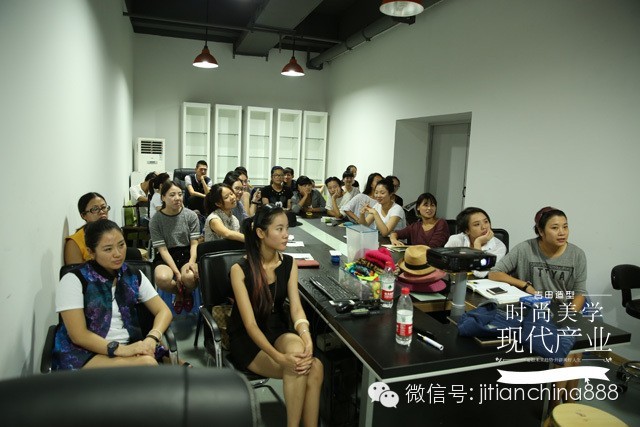 温州全城热恋婚纱摄影馆，员工内训之《形象主题培训》
